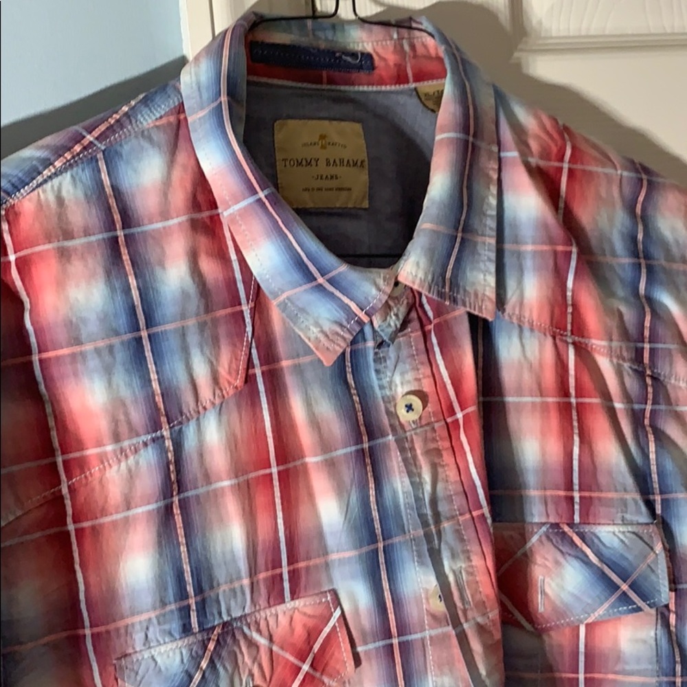 Tommy Bahama button down cotton shirt. Pockets XL